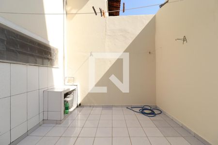 Casa à venda com 110m², 3 quartos e 2 vagasQuintal