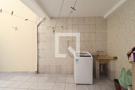 Casa à venda com 110m², 3 quartos e 2 vagasÁrea de Serviço