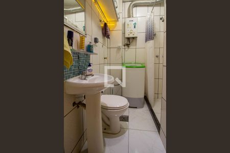 Banheiro Social de kitnet/studio à venda com 1 quarto, 32m² em Estácio, Rio de Janeiro