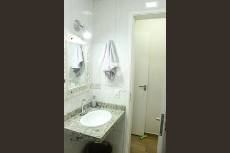 Casa à venda com 110m², 3 quartos e 4 vagasBanheiro