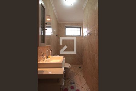 Casa à venda com 196m², 3 quartos e 2 vagasBanheiro