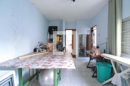 Casa à venda com 196m², 3 quartos e 2 vagasQuarto de Serviço