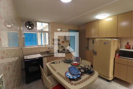 Casa à venda com 186m², 3 quartos e 2 vagasCozinha