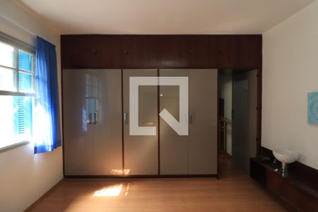 Casa à venda com 186m², 3 quartos e 2 vagasSuíte