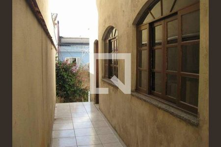 Casa à venda com 3 quartos, 180m² em Vila Scarpelli, Santo André