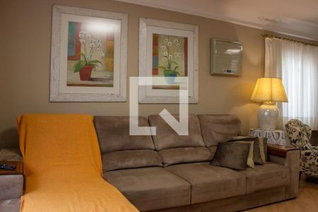 Sala de TV de casa à venda com 4 quartos, 300m² em Vila Nogueira, Campinas