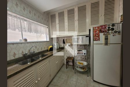 Casa à venda com 300m², 4 quartos e 4 vagasCozinha