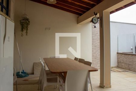 Casa à venda com 300m², 4 quartos e 4 vagasChurrasqueira