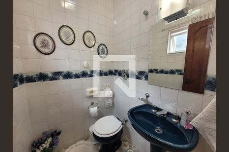 Casa à venda com 300m², 4 quartos e 4 vagasLavabo