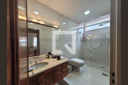 Casa à venda com 300m², 4 quartos e 4 vagasBanheiro Quarto 1 e 2 