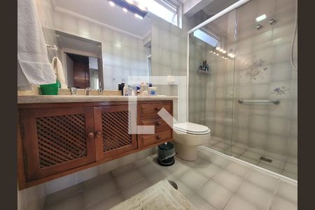 Casa à venda com 300m², 4 quartos e 4 vagasBanheiro da Suíte 