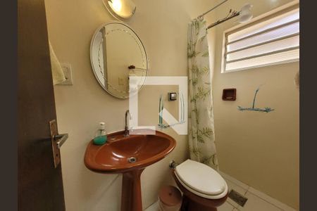 Casa à venda com 300m², 4 quartos e 4 vagasBanheiro do Escritório/Quarto