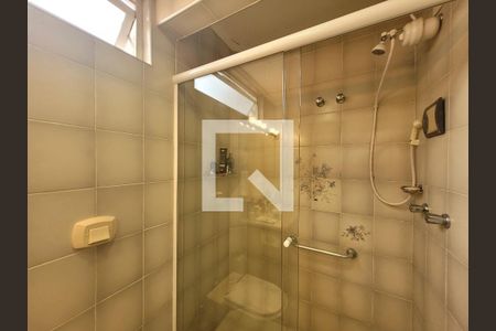 Casa à venda com 300m², 4 quartos e 4 vagasBanheiro da Suíte 