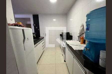 Cozinha de apartamento à venda com 2 quartos, 55m² em Cabral, Contagem
