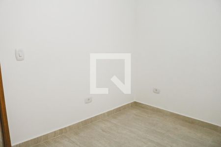 Quarto 1 de casa de condomínio para alugar com 2 quartos, 40m² em Vila Santa Terezinha (zona Norte), São Paulo