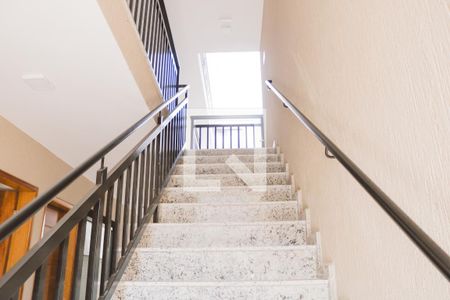 Casa de condomínio à venda com 40m², 2 quartos e sem vagaEscada