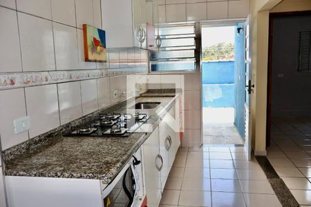 Casa à venda com 120m², 4 quartos e 2 vagas Casa à venda com 120m², 4 quartos e 2 vagasCozinha