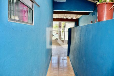 Casa à venda com 120m², 4 quartos e 2 vagas Casa à venda com 120m², 4 quartos e 2 vagasCorredor