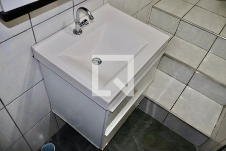 Casa à venda com 120m², 4 quartos e 2 vagas Casa à venda com 120m², 4 quartos e 2 vagasBanheiro