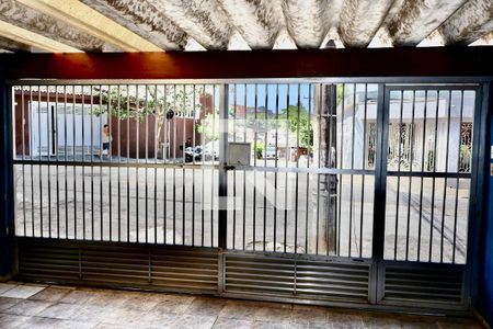 Casa à venda com 120m², 4 quartos e 2 vagas Casa à venda com 120m², 4 quartos e 2 vagasGaragem