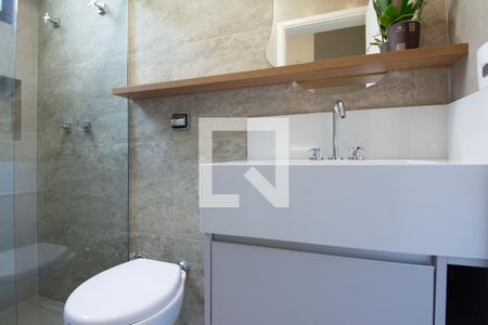Banheiro Suíte 1 de casa de condomínio à venda com 4 quartos, 200m² em Swiss Park, Campinas