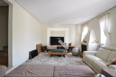 Sala de casa de condomínio para alugar com 4 quartos, 375m² em Vila Santos, São Paulo