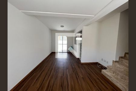 sala de casa de condomínio para alugar com 3 quartos, 120m² em Cabral, Contagem