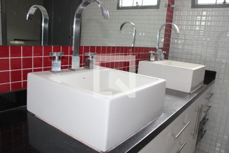 Casa para alugar com 380m², 4 quartos e 5 vagasBanheiro do Quarto 3