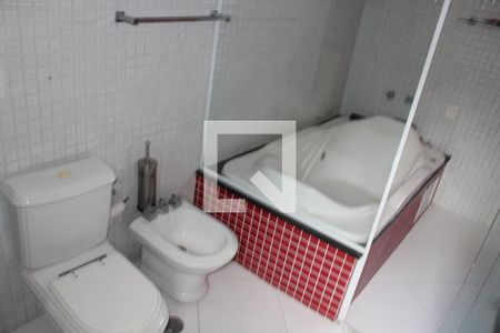 Casa para alugar com 380m², 4 quartos e 5 vagasBanheiro do Quarto 3