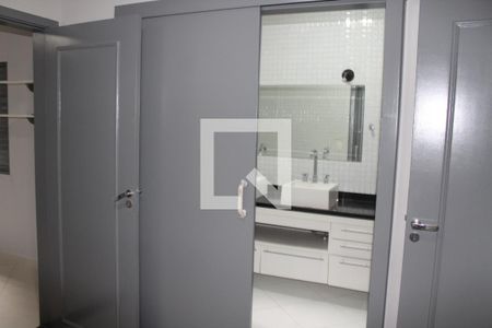 Banheiro do Quarto 2 de casa para alugar com 4 quartos, 380m² em Lapa, São Paulo