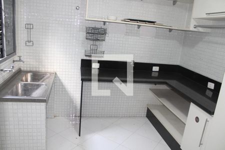 Casa para alugar com 380m², 4 quartos e 5 vagasÁrea de Serviço