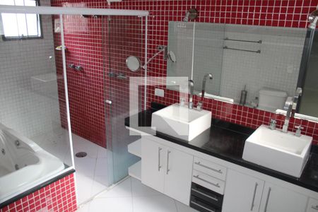 Casa para alugar com 380m², 4 quartos e 5 vagasBanheiro do Quarto 3