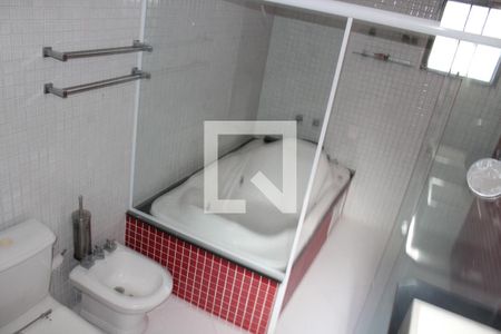 Casa para alugar com 380m², 4 quartos e 5 vagasBanheiro do Quarto 3