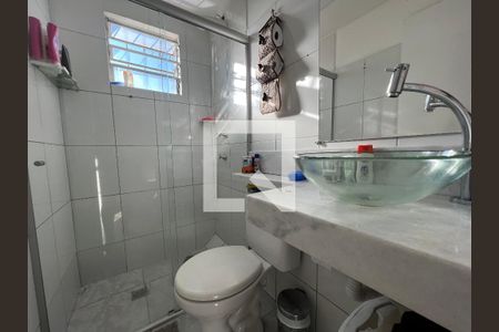 Banheiro de apartamento à venda com 2 quartos, 50m² em Distrito Industrial Doutor Hélio Pentagna Guimarães, Contagem