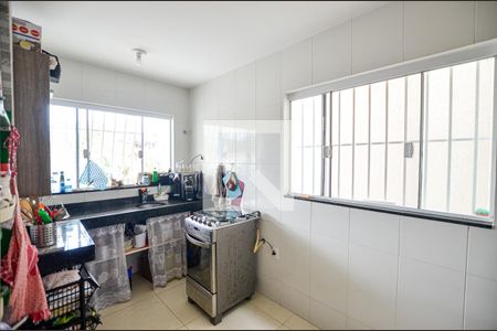 Casa à venda com 214m², 5 quartos e 2 vagas Casa à venda com 214m², 5 quartos e 2 vagasCozinha