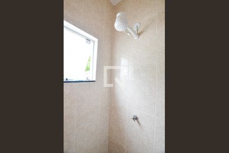 Casa à venda com 214m², 5 quartos e 2 vagas Casa à venda com 214m², 5 quartos e 2 vagasBanheiro