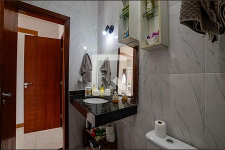 Casa à venda com 214m², 5 quartos e 2 vagas Casa à venda com 214m², 5 quartos e 2 vagasBanheiro