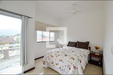 Casa à venda com 214m², 5 quartos e 2 vagas Casa à venda com 214m², 5 quartos e 2 vagasQuarto 2