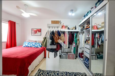 Casa à venda com 214m², 5 quartos e 2 vagas Casa à venda com 214m², 5 quartos e 2 vagasQuarto 4