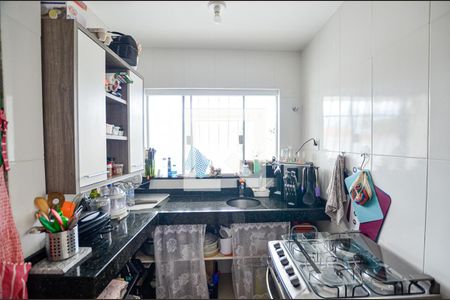 Casa à venda com 214m², 5 quartos e 2 vagas Casa à venda com 214m², 5 quartos e 2 vagasCozinha