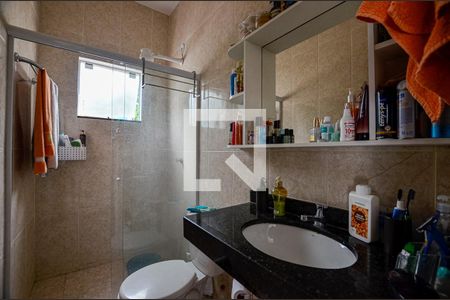 Casa à venda com 214m², 5 quartos e 2 vagas Casa à venda com 214m², 5 quartos e 2 vagasBanheiro