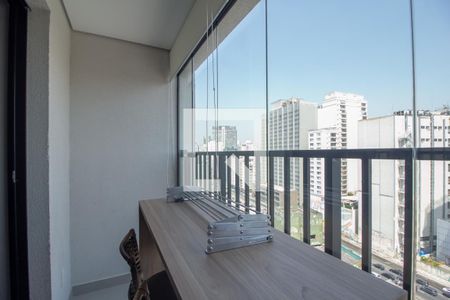 Varanda  de kitnet/studio para alugar com 1 quarto, 24m² em Centro, São Paulo