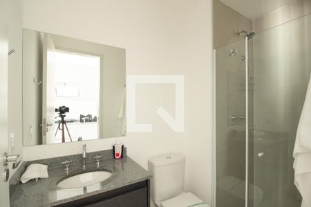 Banheiro de kitnet/studio para alugar com 1 quarto, 24m² em Centro, São Paulo