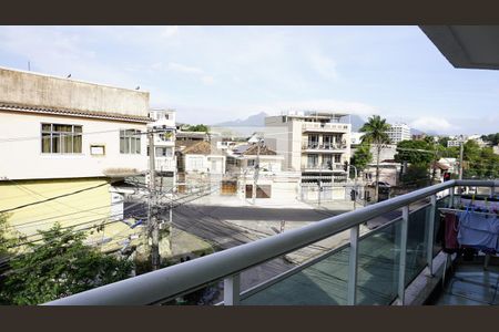 Casa à venda com 205m², 3 quartos e 2 vagasVaranda