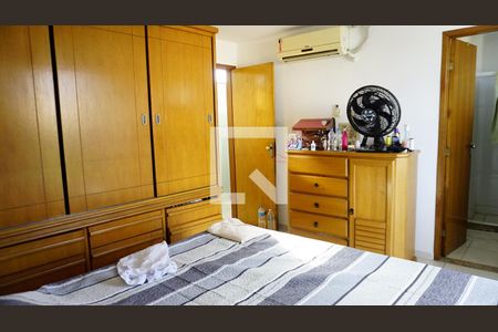 Casa à venda com 205m², 3 quartos e 2 vagasQuarto 2 Suite