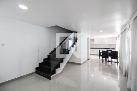 Sala de casa para alugar com 2 quartos, 90m² em Jardim Alvorada, Nova Iguaçu