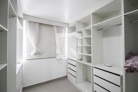 Casa para alugar com 90m², 2 quartos e 1 vaga Casa para alugar com 90m², 2 quartos e 1 vagaCloset