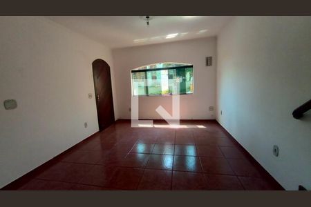 Sala de casa para alugar com 2 quartos, 213m² em Jardim Araguaia, Mauá