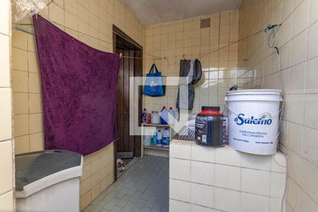 Casa à venda com 194m², 3 quartos e 2 vagas Casa à venda com 194m², 3 quartos e 2 vagasÁrea de serviço