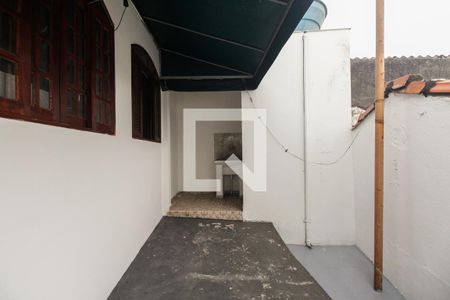 Casa à venda com 200m², 2 quartos e 2 vagasQuintal - Casa 01